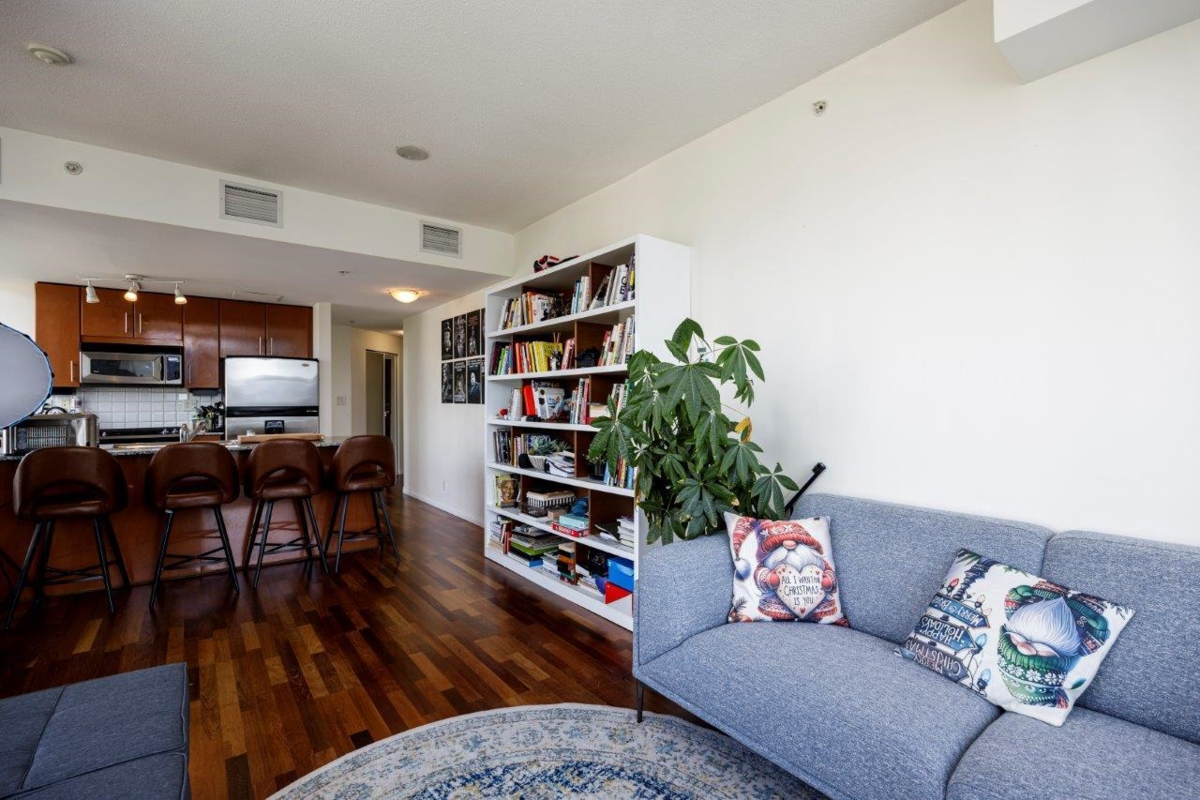 Office / Den Photo of 2107 188 E Esplanade, North Vancouver, BC