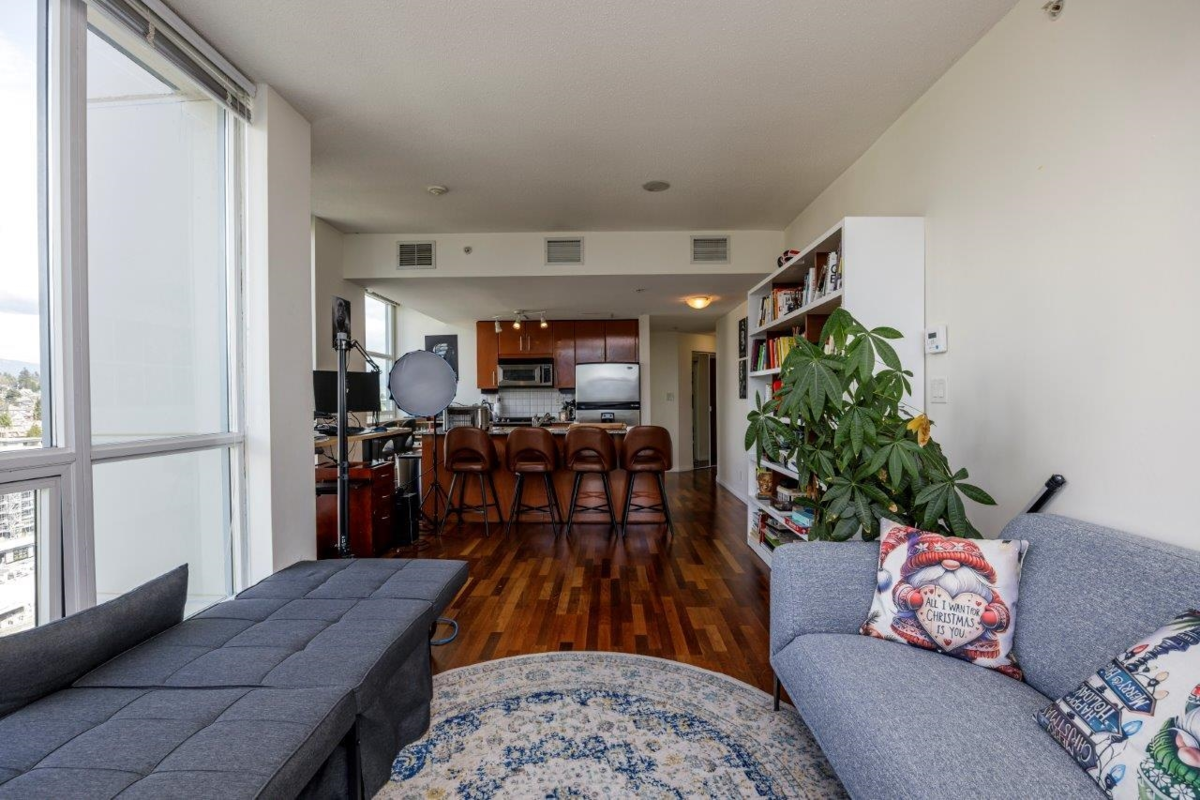 Powder Room Photo of 2107 188 E Esplanade, North Vancouver, BC