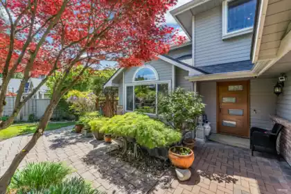 929 Melbourne Avenue, North Vancouver, BC, North Vancouver — Single Family Residence for sale