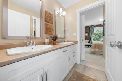 Mudroom Photo of 28 15454 32 Avenue, Surrey, BC