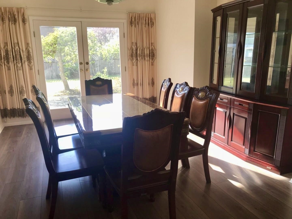 Kitchen Photo of 5553 Hankin Drive, Richmond, BC