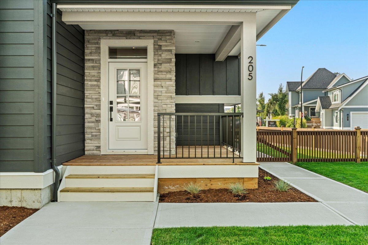 Family Room Photo of 205 46211 Promontory Road, Chilliwack, BC