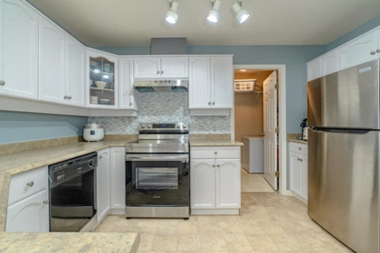 Primary Bathroom Photo of 311 12464 191b Street, Pitt Meadows, BC