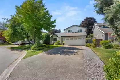 1735 141 A St Street, Surrey, BC, Surrey — Single Family Residence for sale