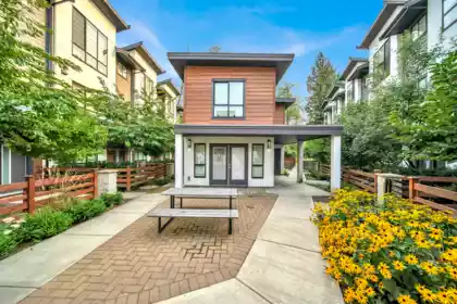 Kitchen Photo of 11 7177 194a Street, Surrey, BC