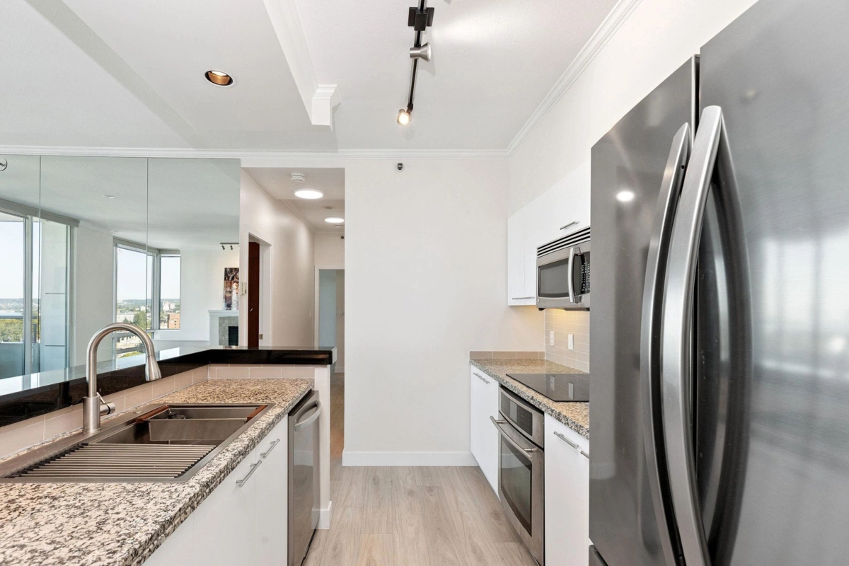 Dining Area Photo of 2204 1500 Hornby Street, Vancouver, BC