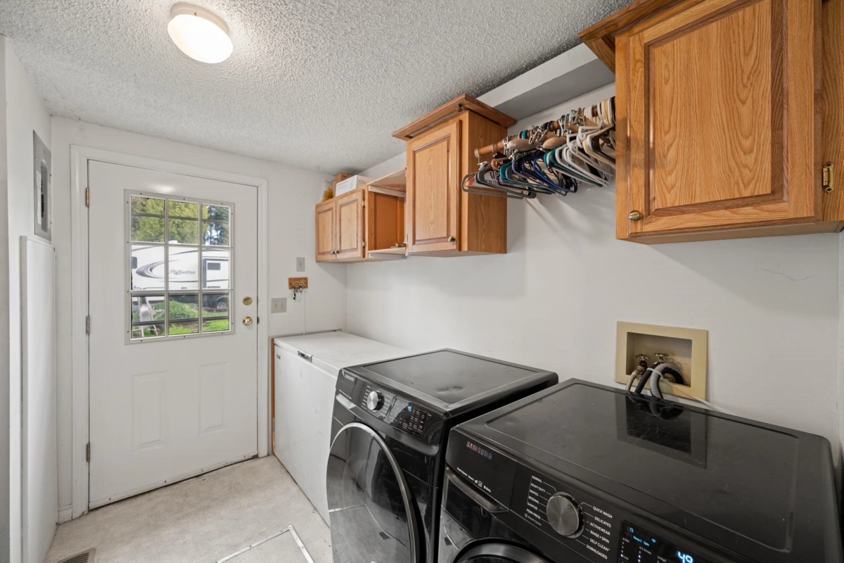 Hot Tub / Spa Photo of 3674 224 Street, Langley, BC