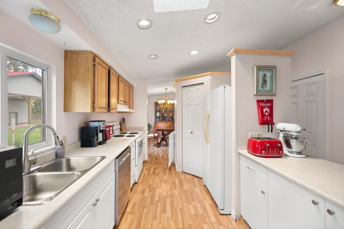 Laundry Room Photo of 3674 224 Street, Langley, BC