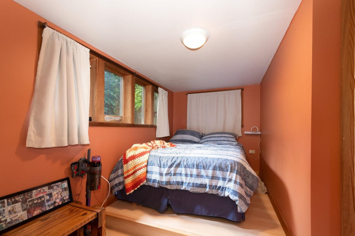 Backyard Photo of 1261 Eagle's Nest Road, Bowen Island, BC