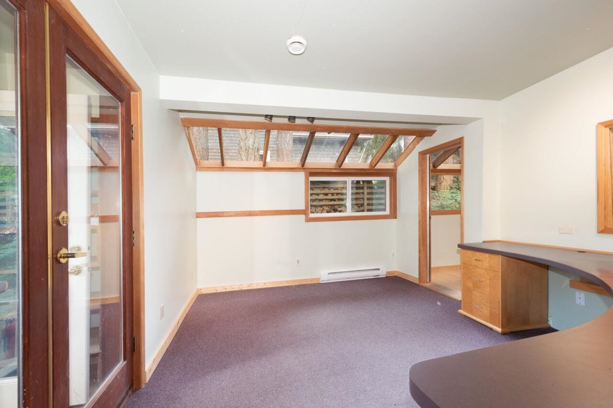 Laundry Room Photo of 1261 Eagle's Nest Road, Bowen Island, BC