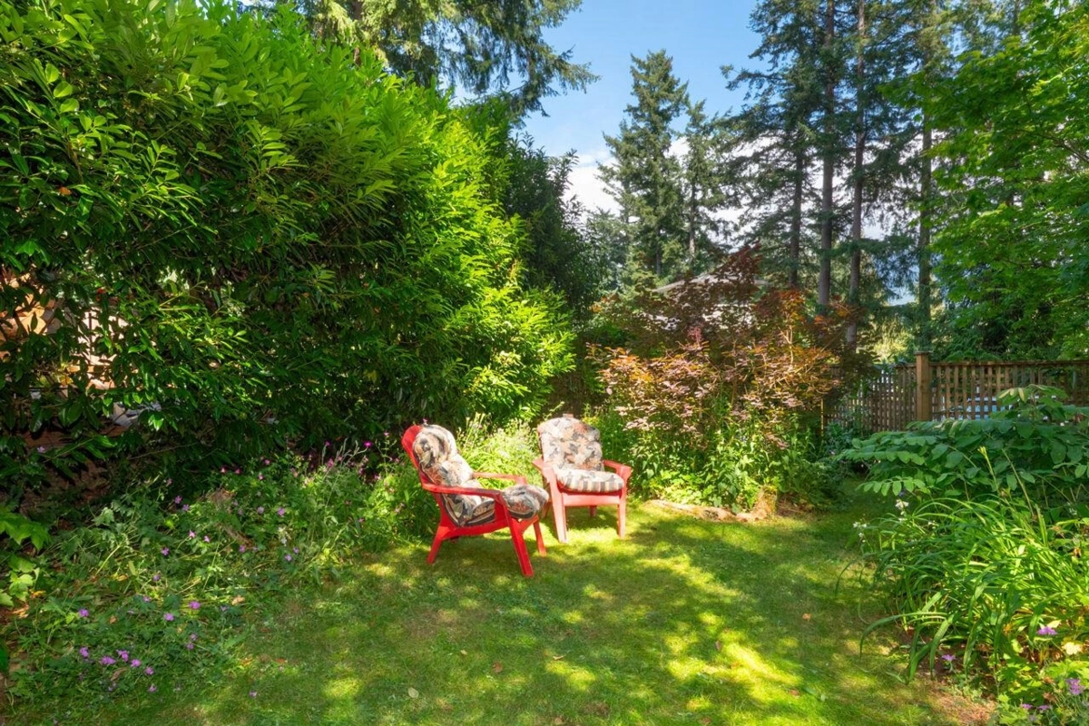 Swimming Pool Photo of 1261 Eagle's Nest Road, Bowen Island, BC