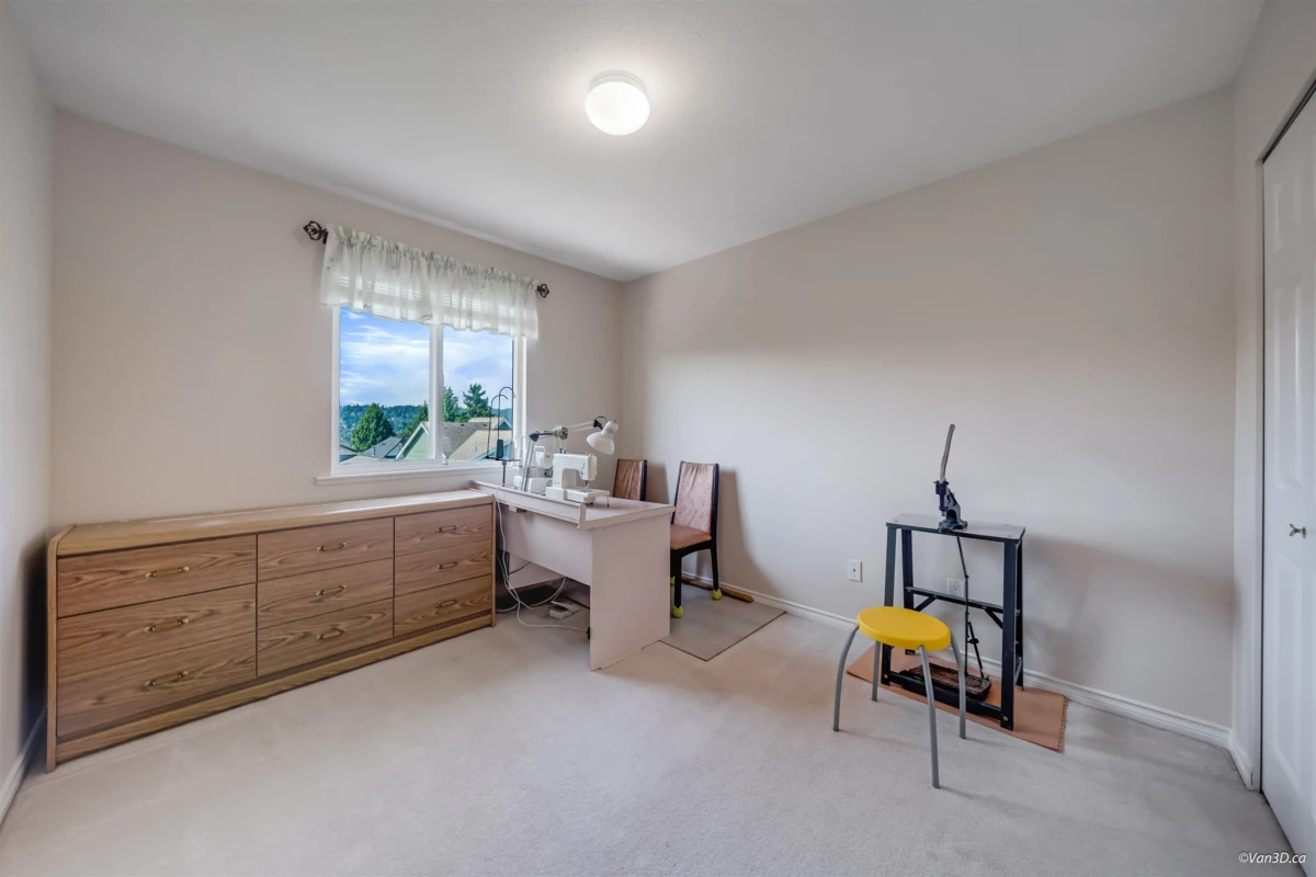 Entry Foyer Photo of 2870 Stanley Place, Coquitlam, BC