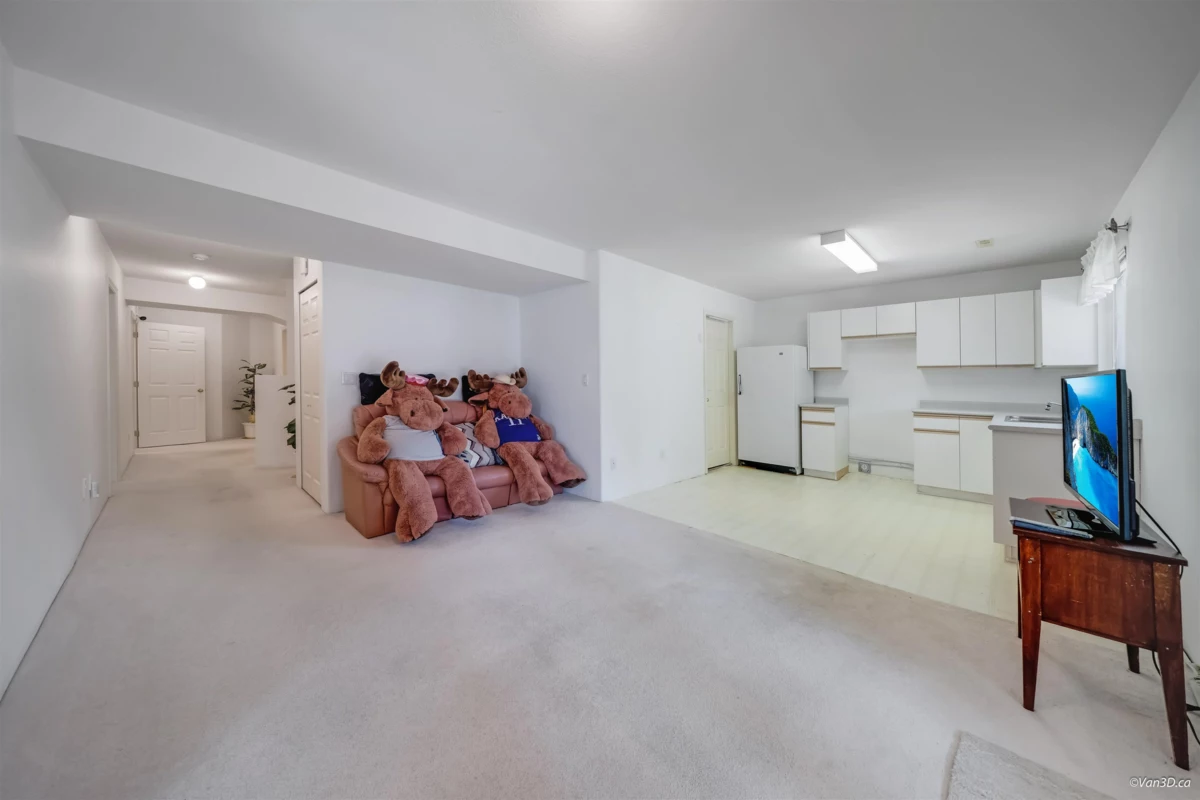 Front Yard Photo of 2870 Stanley Place, Coquitlam, BC