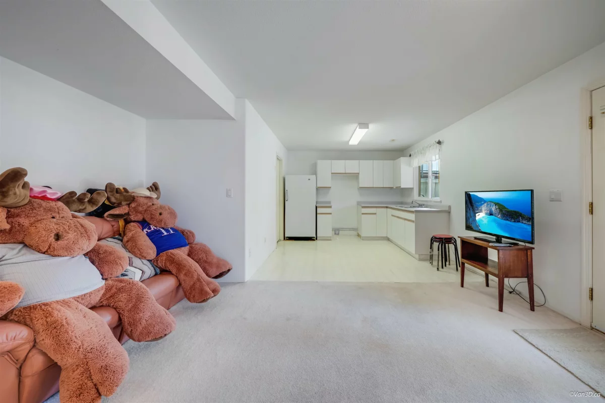 Garden / Landscaping Photo of 2870 Stanley Place, Coquitlam, BC