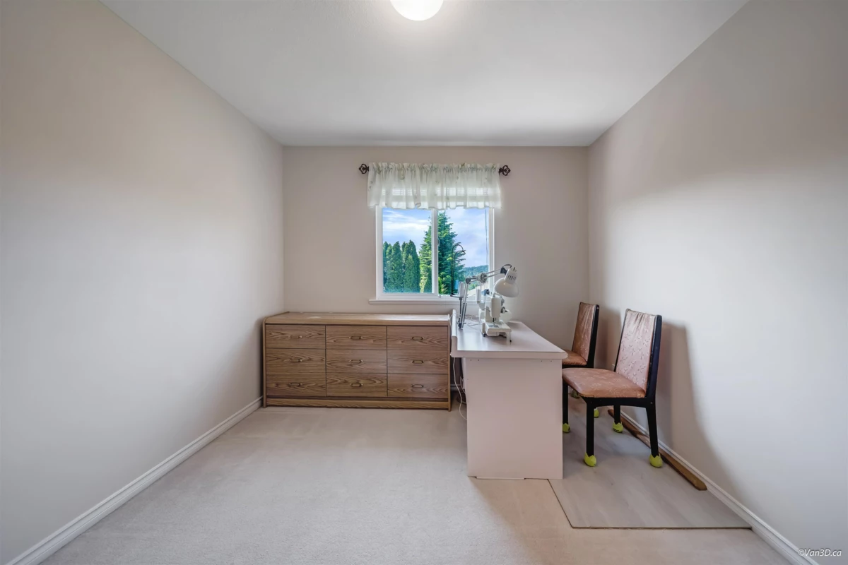 Hallway Photo of 2870 Stanley Place, Coquitlam, BC