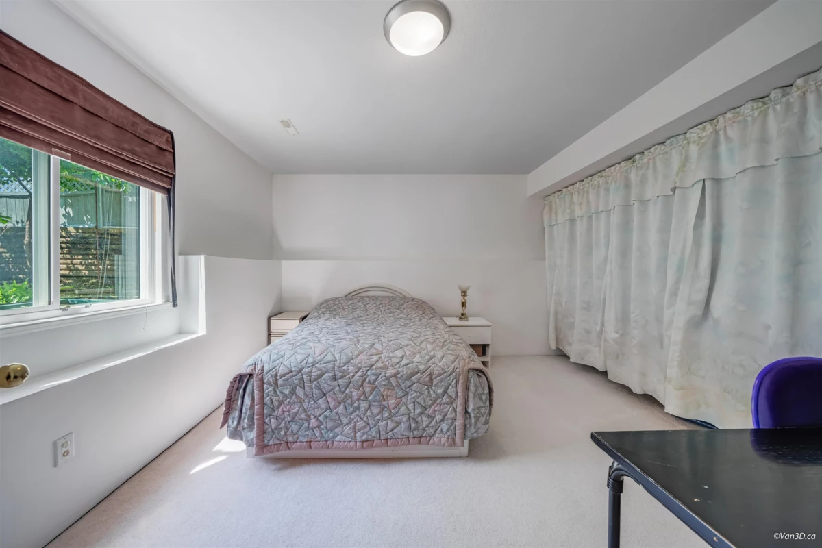 Swimming Pool Photo of 2870 Stanley Place, Coquitlam, BC