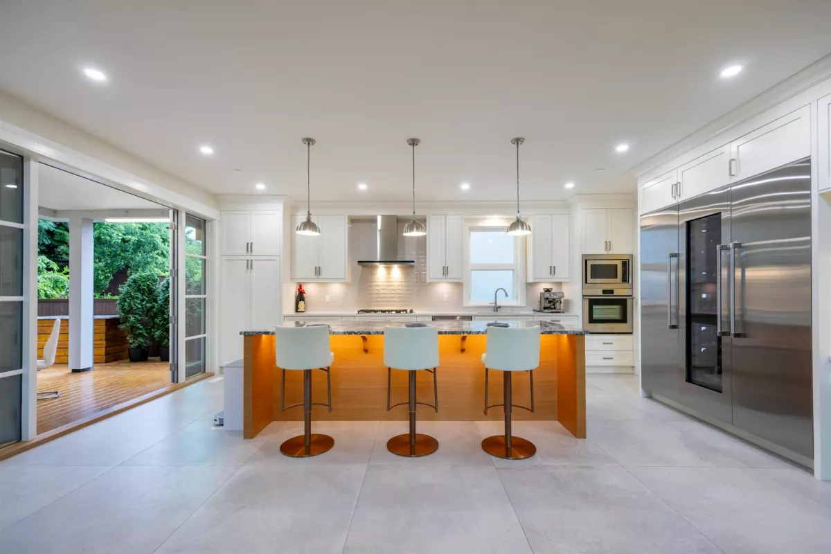 Breakfast Nook Photo of 1245 Kent Street, White Rock, BC