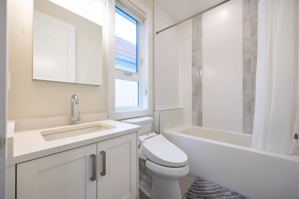 Loft / Bonus Room Photo of 1245 Kent Street, White Rock, BC