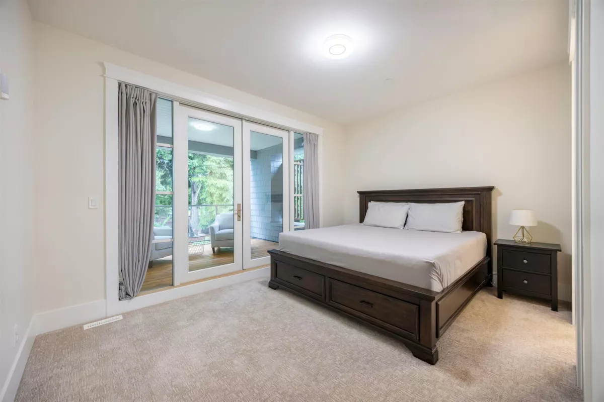 Office / Den Photo of 1245 Kent Street, White Rock, BC