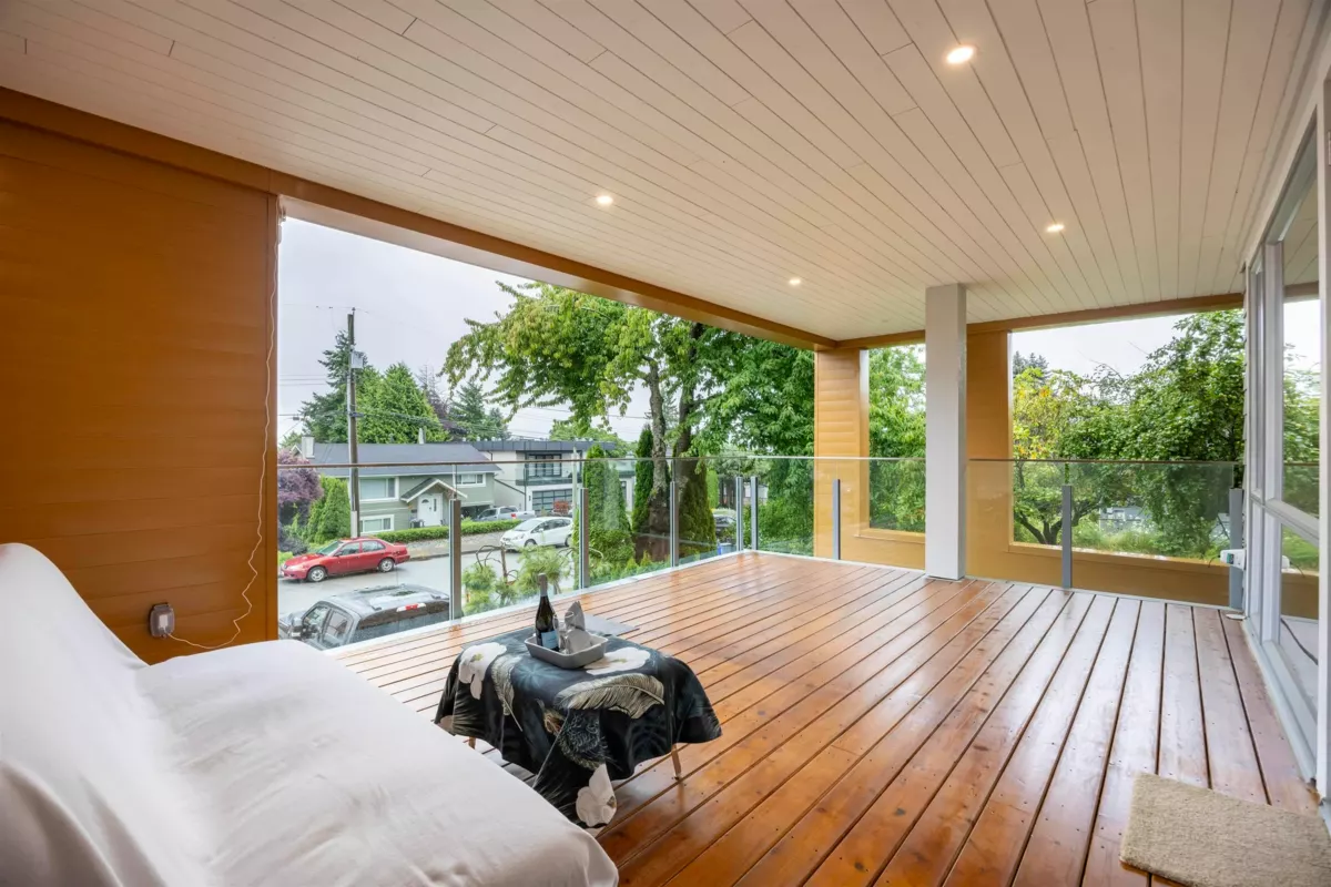 Outdoor Kitchen Photo of 1245 Kent Street, White Rock, BC