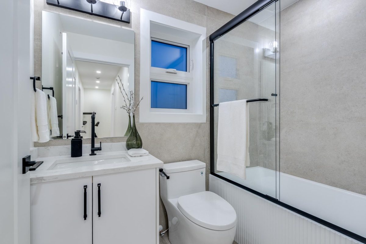 Mudroom Photo of 1 5461 Rhodes Street, Vancouver, BC