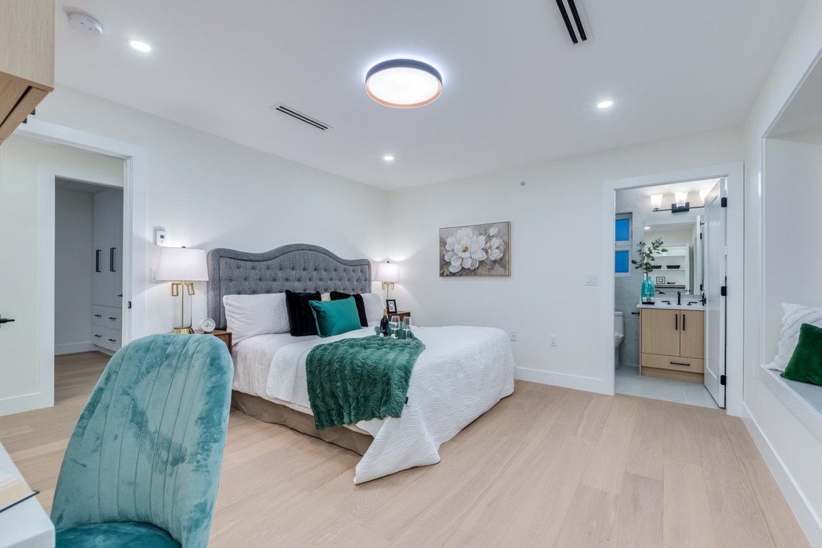 Powder Room Photo of 1 5461 Rhodes Street, Vancouver, BC