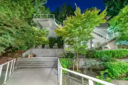 6275 Taylor Drive, West Vancouver, BC