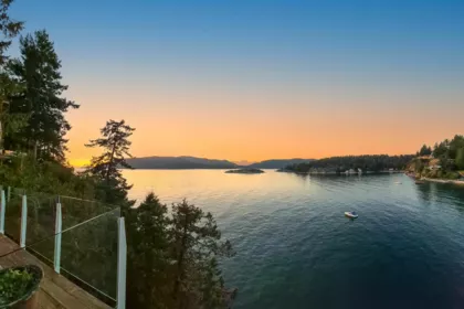 6275 Taylor Drive, West Vancouver, BC