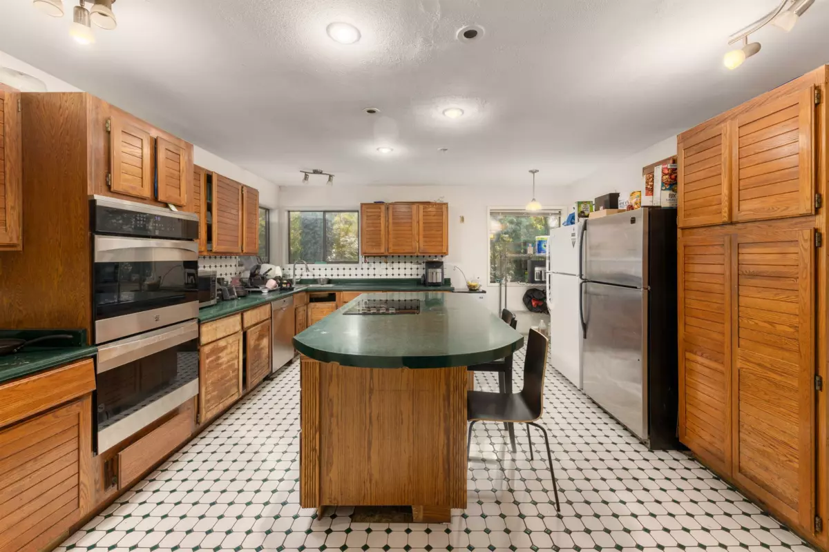 Dining Area Photo of 5280 Sperling Avenue, Burnaby, BC