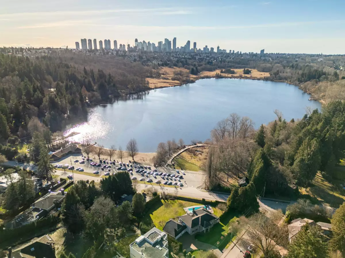 Entry Foyer Photo of 5280 Sperling Avenue, Burnaby, BC