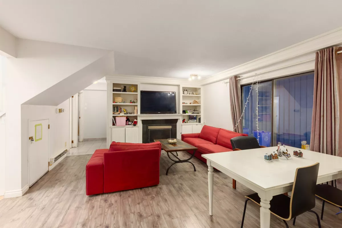 Living Room Photo of 5280 Sperling Avenue, Burnaby, BC