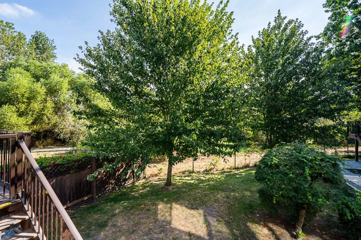 Front Yard Photo of 54 5380 Smith Drive, Richmond, BC