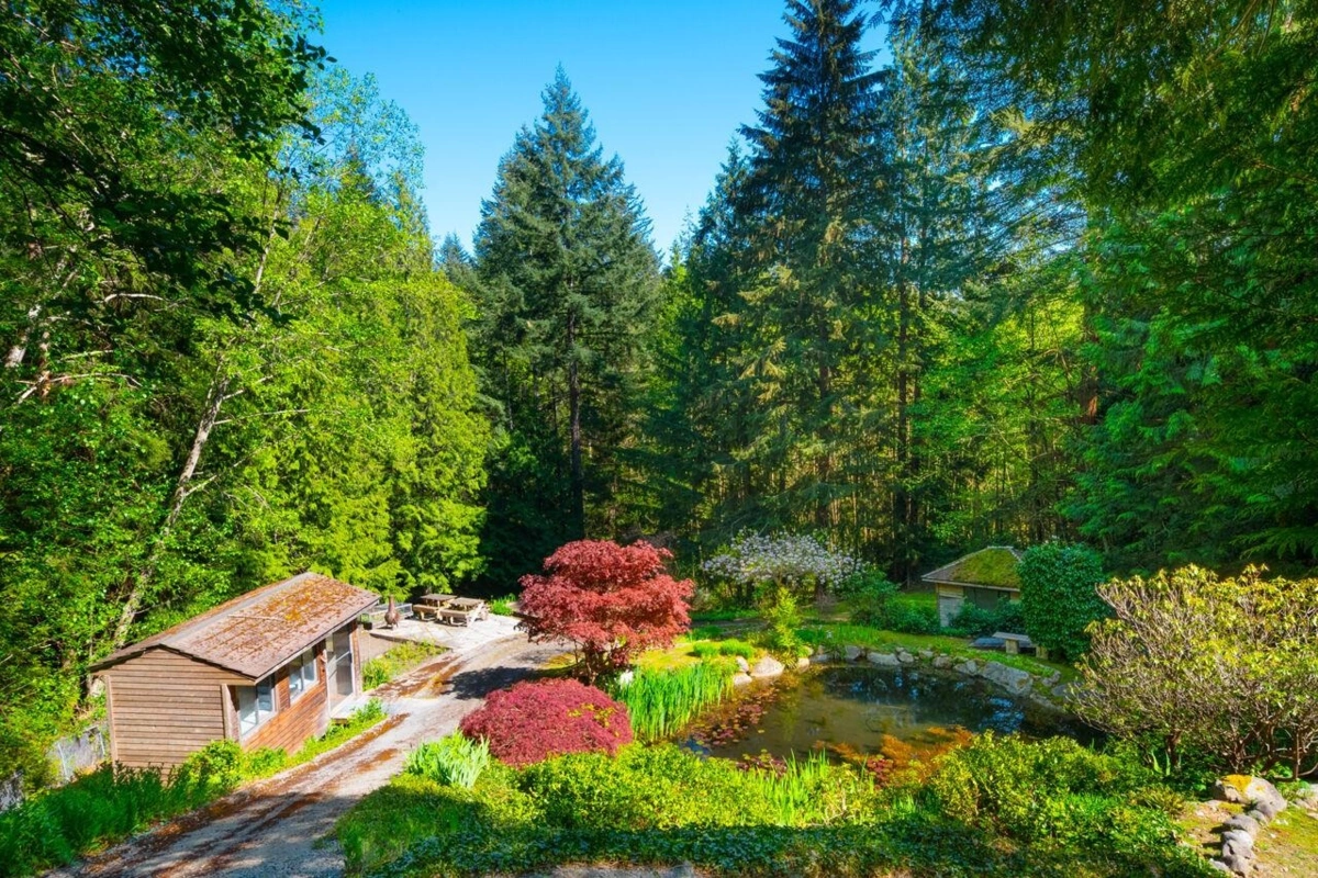 Hot Tub / Spa Photo of 4228 Rockridge Crescent, West Vancouver, BC