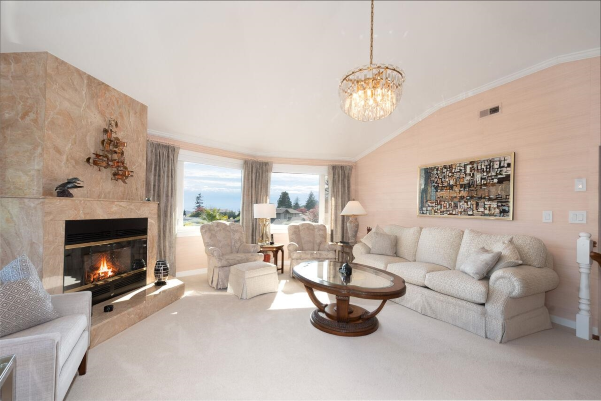Kitchen Photo of 4228 Rockridge Crescent, West Vancouver, BC