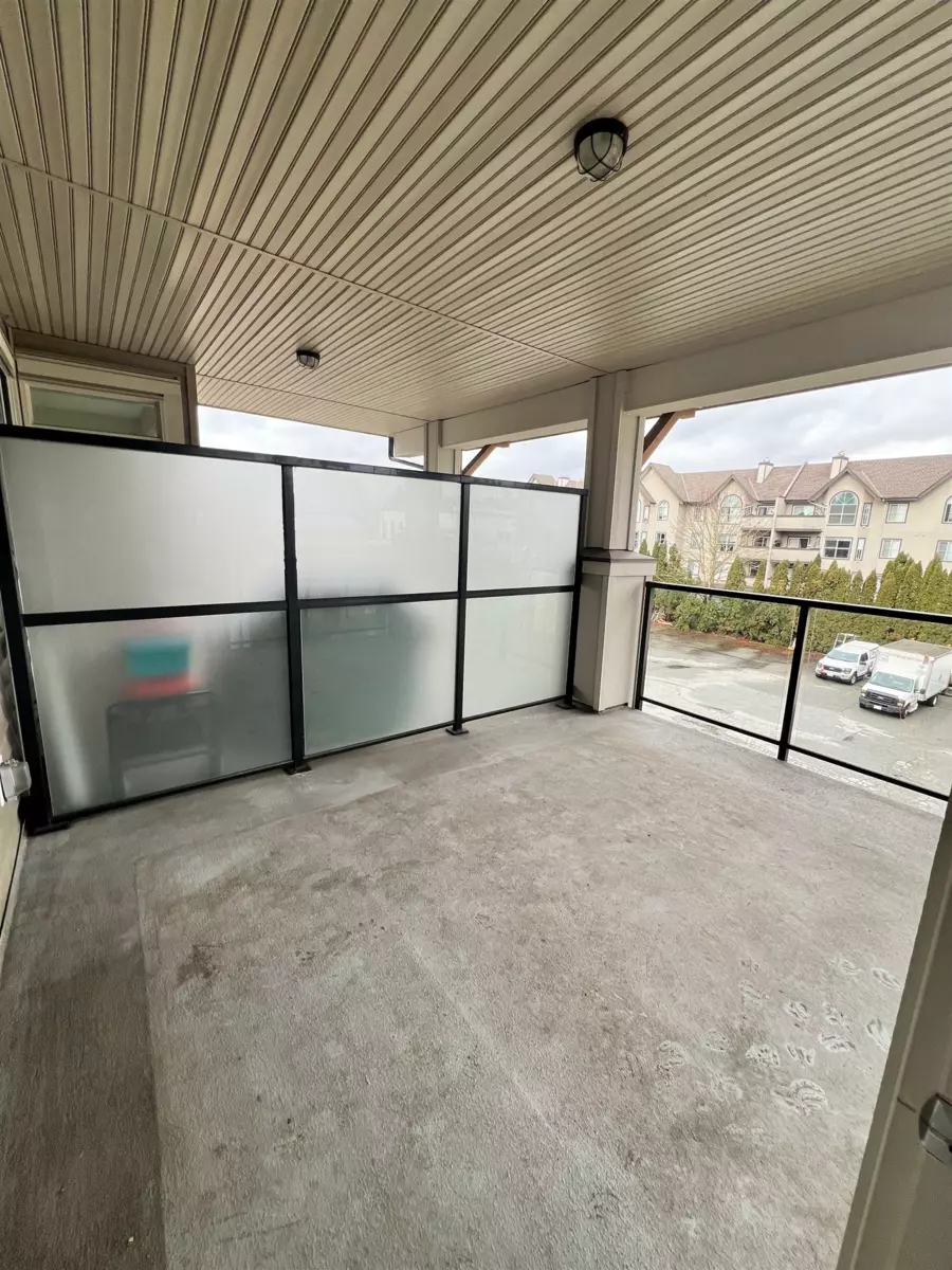 Family Room Photo of 302 12409 Harris Road, Pitt Meadows, BC