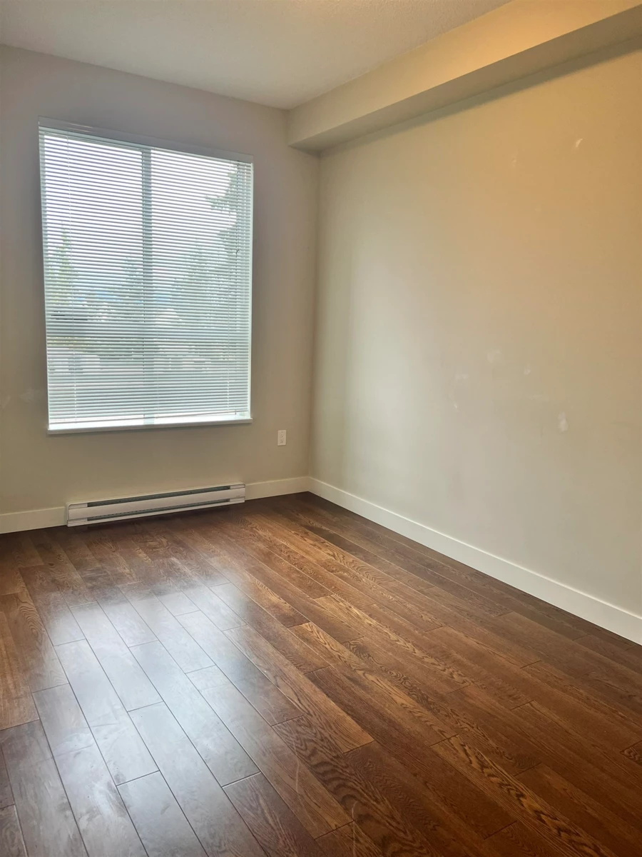 Kitchen Island Photo of 302 12409 Harris Road, Pitt Meadows, BC