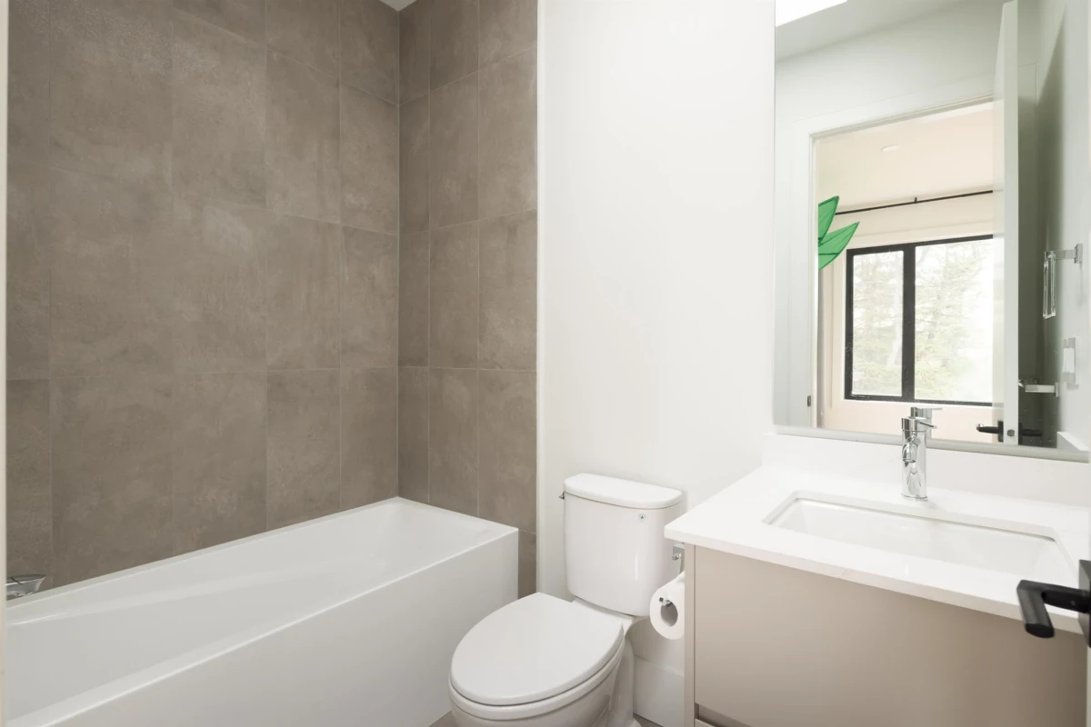 Entry Foyer Photo of 7129 Buffalo Street, Burnaby, BC