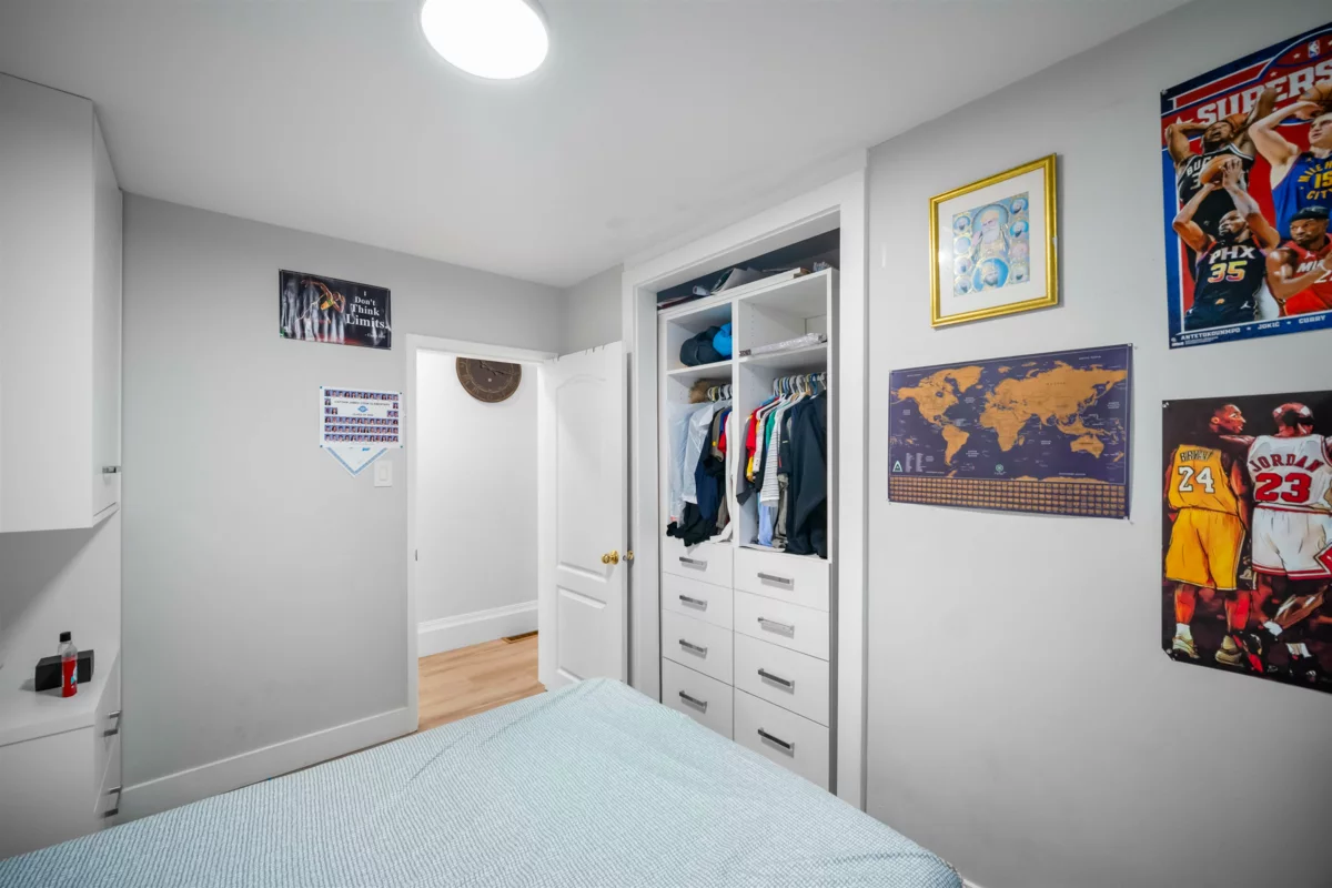 Entry Foyer Photo of 6978 Mckinnon Street, Vancouver, BC
