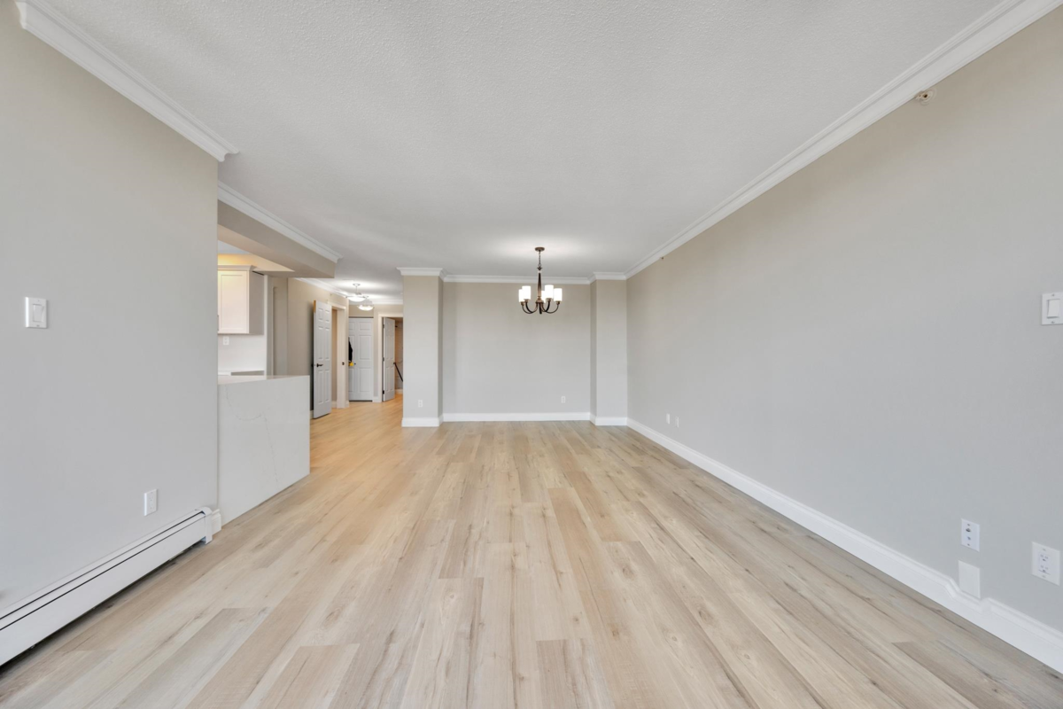 Breakfast Nook Photo of 1702 13880 101st Avenue, Surrey, BC