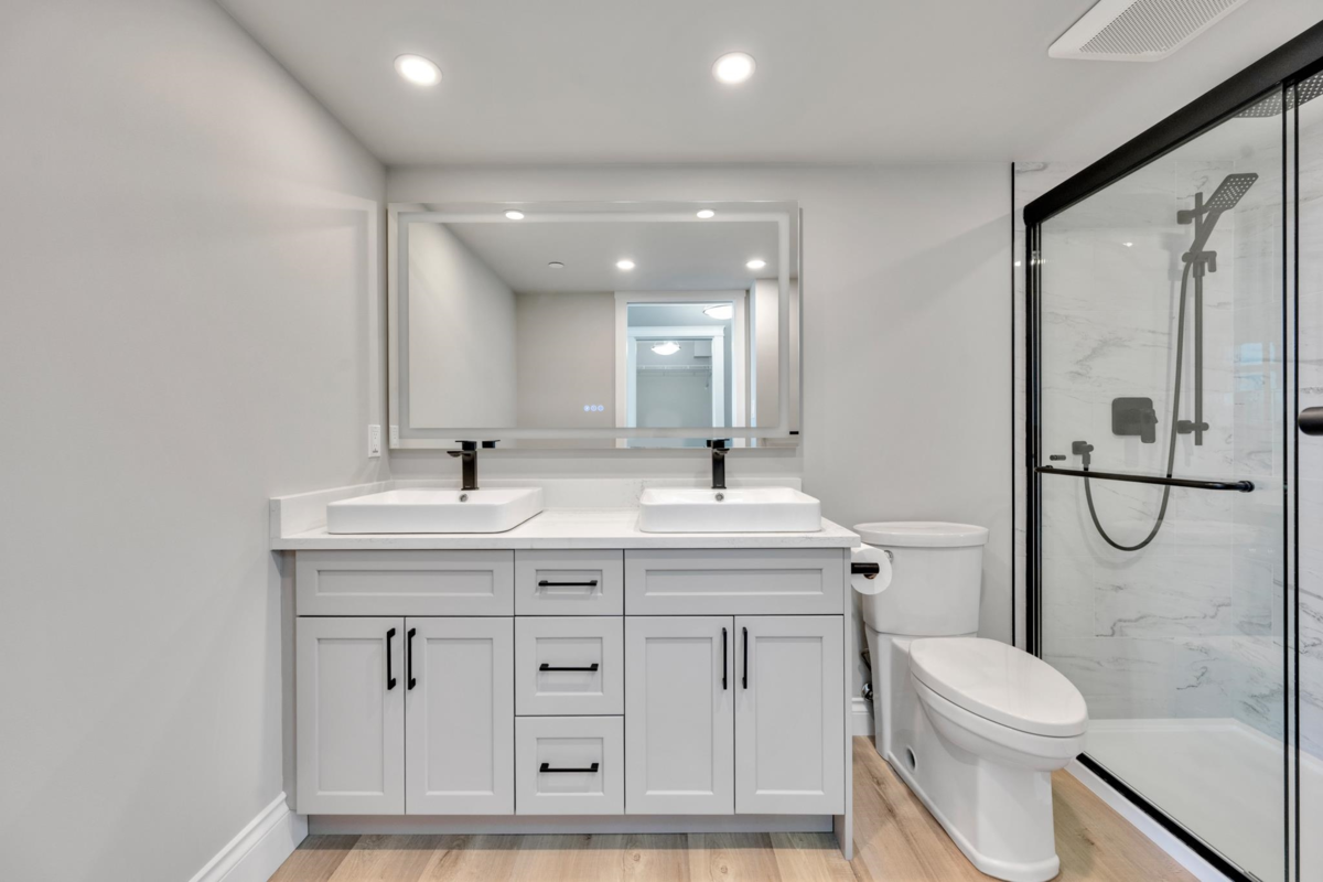 Laundry Room Photo of 1702 13880 101st Avenue, Surrey, BC