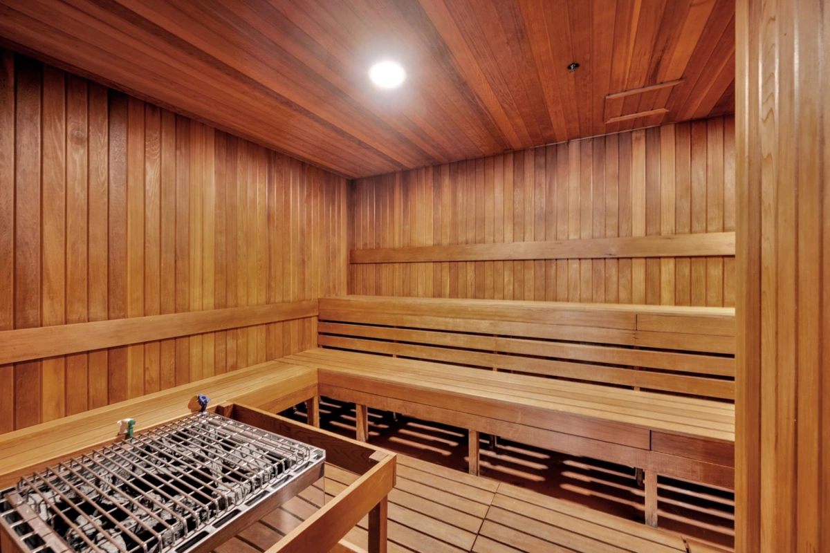 Swimming Pool Photo of 1702 13880 101st Avenue, Surrey, BC