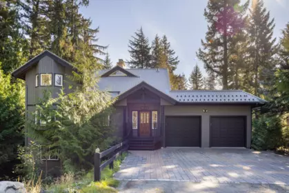 9548 Emerald Drive, Whistler, BC, Whistler — Single Family Residence for sale