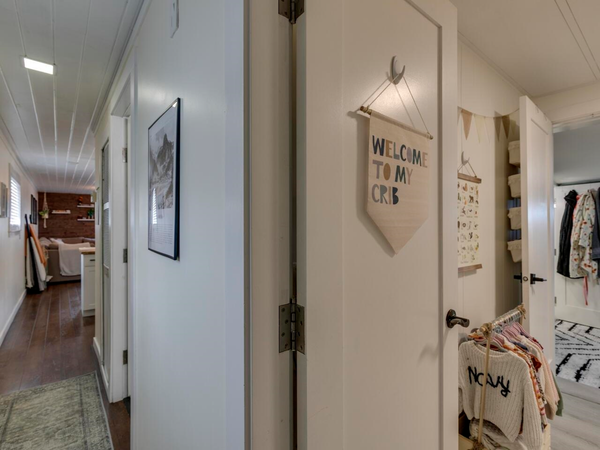 Bedroom 4 Photo of 4 39768 Government Road, Squamish, BC
