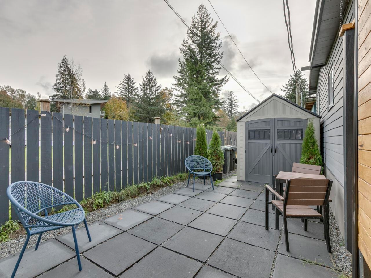 Entry Foyer Photo of 4 39768 Government Road, Squamish, BC
