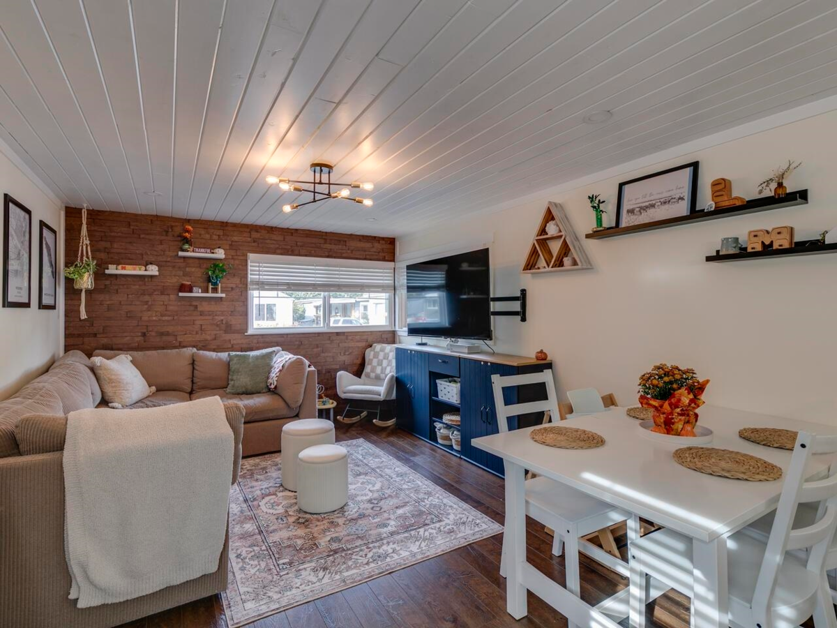 Family Room Photo of 4 39768 Government Road, Squamish, BC