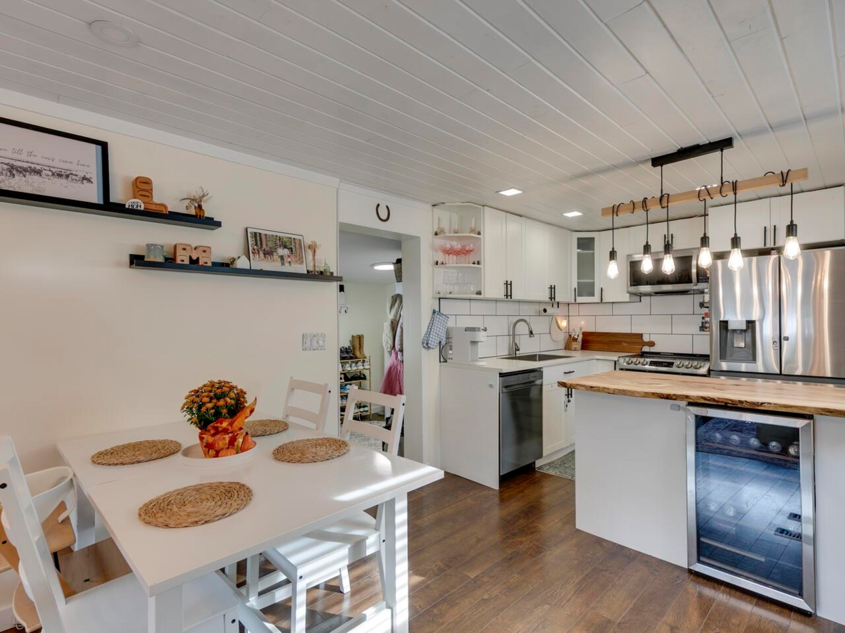 Pantry Photo of 4 39768 Government Road, Squamish, BC