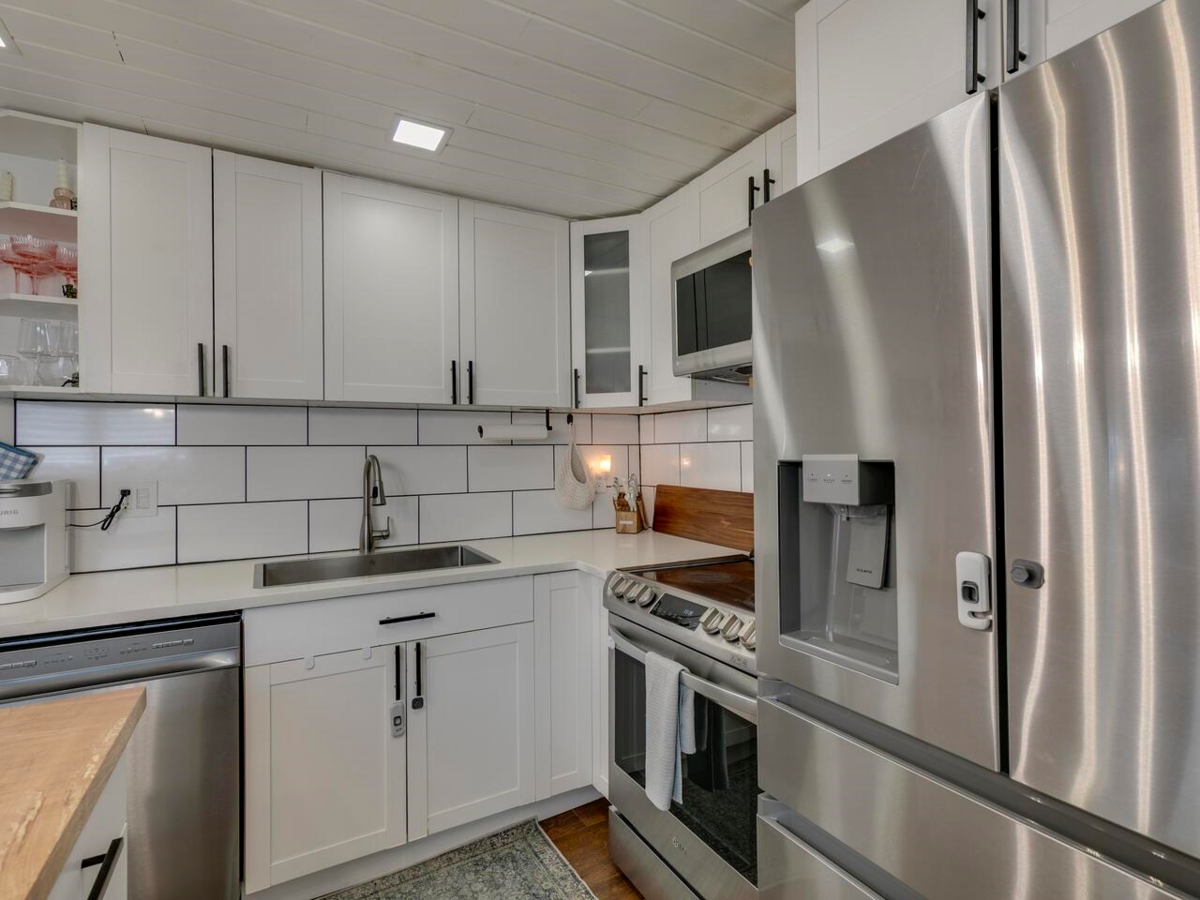 Primary Bedroom Photo of 4 39768 Government Road, Squamish, BC