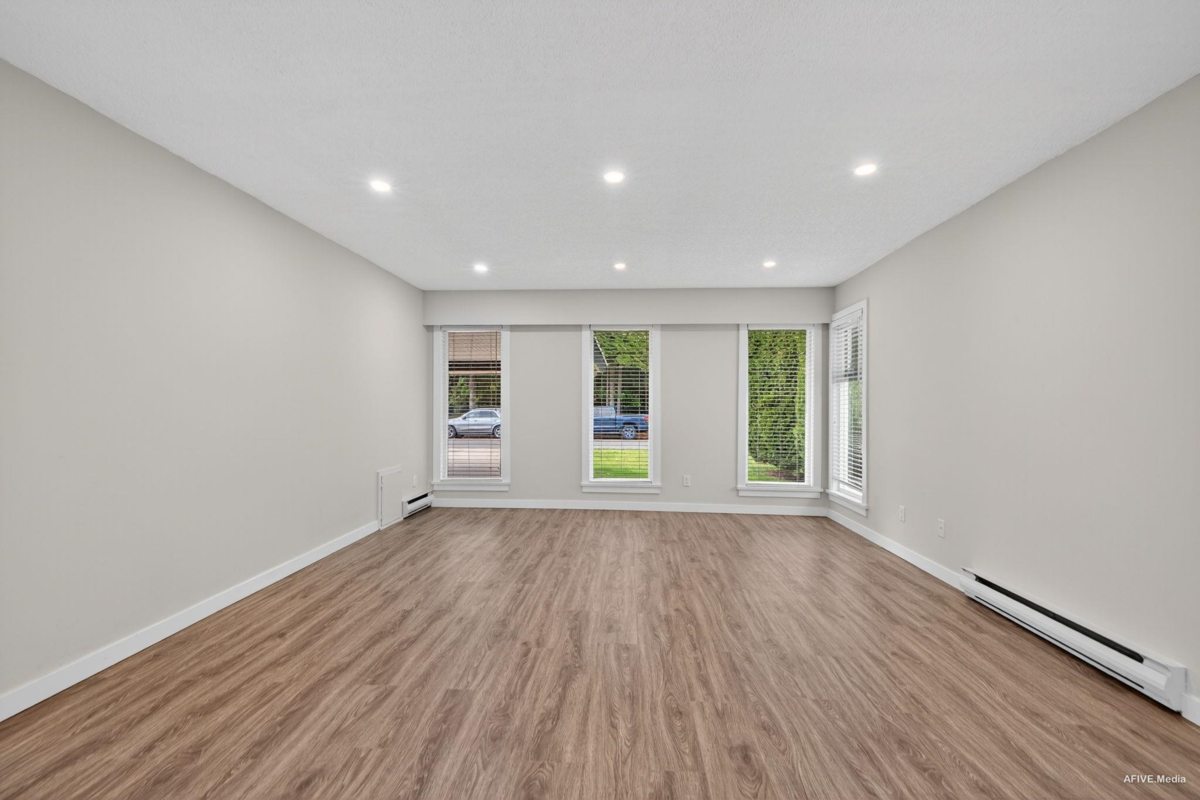 Guest Bathroom Photo of 9500 Parksville Drive, Richmond, BC