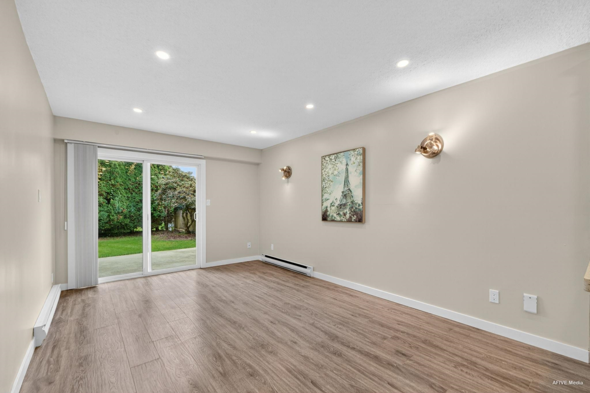Primary Bathroom Photo of 9500 Parksville Drive, Richmond, BC