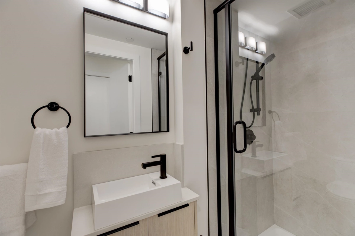 Bedroom 4 Photo of 5 339 Keary Street, New Westminster, BC